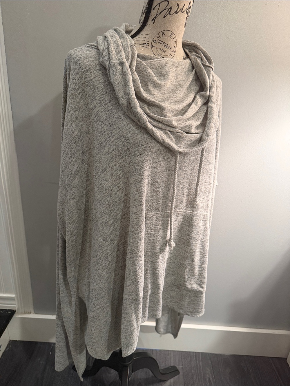 Steve Madden Oversized Cowl Neck Poncho Front Pocket Gray Pullover